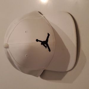 Air jordan white hat snapback